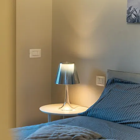 Piazzetta Besio شقة