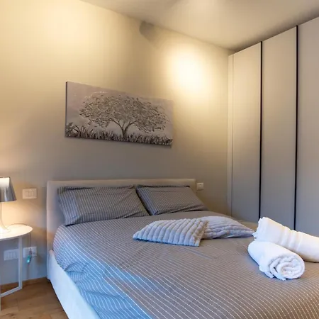 Piazzetta Besio * مونْدوفي